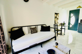 
                                                                                        Location
                                                                                         Studio meublé avec jardin, piscine et parking