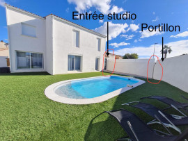 
                                                                                        Location
                                                                                         Studio meublé avec jardin, piscine et parking