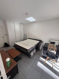 
                                                                                        Location
                                                                                         Studio meublé avec terrasse