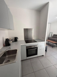 
                                                                                        Location
                                                                                         Studio meublé avec terrasse
