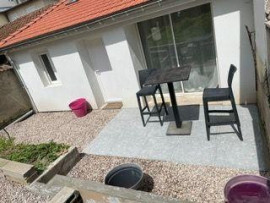 
                                                                                        Location
                                                                                         Studio meublé avec terrasse