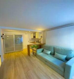 
                                                                                        Location
                                                                                         Studio meublé avec terrasse privée