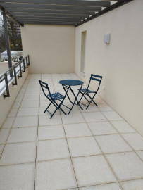 
                                                                                        Location
                                                                                         Studio meublé bien agencé avec terrasse spacieuse