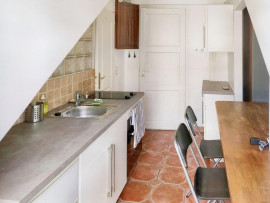 
                                                                                        Location
                                                                                         Studio meublé. Boulevard Gouvion Saint Cyr.