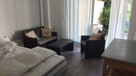 
                                                                                        Location
                                                                                         Studio meuble Cassis