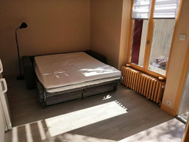 
                                                                                        Location
                                                                                         Studio meublé chauffage compris. 18M2
