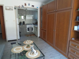 
                                                                                        Location
                                                                                         Studio meublé dans immeuble très calme