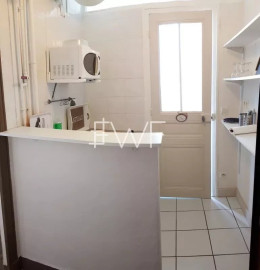 
                                                                                        Location
                                                                                         Studio meublé de 15 m2