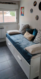 
                                                                                        Location
                                                                                         Studio meublé Écully