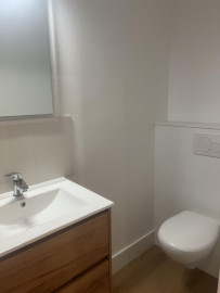 
                                                                                        Location
                                                                                         Studio meublé en Rez de chaussée