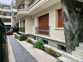 
                                                                                        Location
                                                                                         Studio meublé en souplex de 10m² refait à neuf
