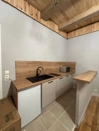 
                                                                                        Location
                                                                                         Studio meublé entièrement rénové –  Centre ville