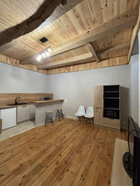 
                                                                                        Location
                                                                                         Studio meublé entièrement rénové –  Centre ville