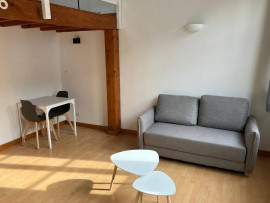 
                                                                                        Location
                                                                                         Studio meublé entièrement rénové de 40 m2