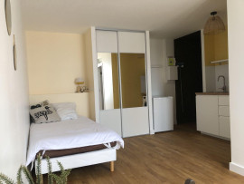 
                                                                                        Location
                                                                                         Studio meublé et entièrement rénové Centre Gare
