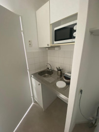 
                                                                                        Location
                                                                                         Studio meublé lumineux à 2 pas du centre ville