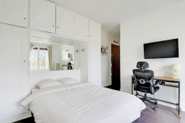 
                                                                                        Location
                                                                                         Studio meublé lumineux, vue dégagée