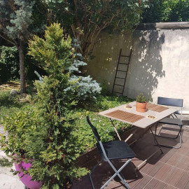 
                                                                                        Location
                                                                                         Studio meublé Metro7 L.Aragon