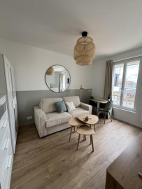 
                                                                                        Location
                                                                                         Studio meublé neuf 18m² -Dernier étage + cave