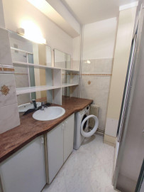 
                                                                                        Location
                                                                                         Studio meublé Paris 16 - Victor Hugo 28m²