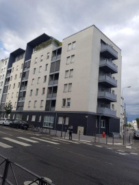 
                                                                                        Location
                                                                                         Studio meublé + parking + balcon Lyon 8