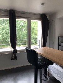 
                                                                                        Location
                                                                                         Studio meublé Petit Port proche facultés