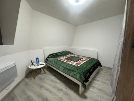 
                                                                                        Location
                                                                                         Studio meublé plein sud rénové de 39 m²