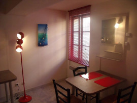 
                                                                                        Location
                                                                                         Studio meublé pour étudiants