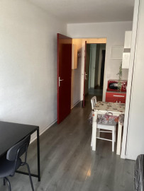
                                                                                        Location
                                                                                         Studio meublé proche des centres universitaires