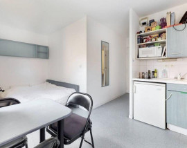 
                                                                                        Location
                                                                                         Studio meublé - Quartier Bazacle / Compans