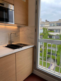 
                                                                                        Location
                                                                                         Studio meublé refait à neuf