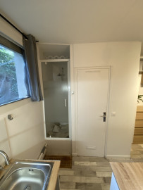 
                                                                                        Location
                                                                                         Studio meublé, refait à neuf proche gare