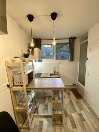 
                                                                                        Location
                                                                                         Studio meublé, refait à neuf proche gare