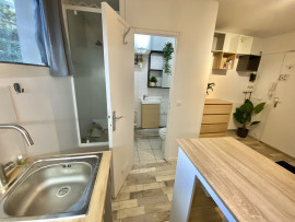 
                                                                                        Location
                                                                                         Studio meublé, refait à neuf proche gare