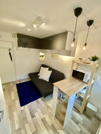 
                                                                                        Location
                                                                                         Studio meublé, refait à neuf proche gare