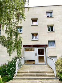 
                                                                                        Location
                                                                                         Studio meublé, refait à neuf proche gare