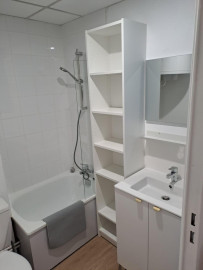 
                                                                                        Location
                                                                                         Studio meublé refait à neuf- Saxe Gambetta