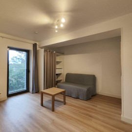 
                                                                                        Location
                                                                                         Studio meublé refait à neuf vue sur parc