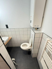 
                                                                                        Location
                                                                                         Studio meublé rénové avec accès jardin – Étudiants