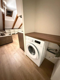 
                                                                                        Location
                                                                                         Studio meublé rénové avec accès jardin – Étudiants