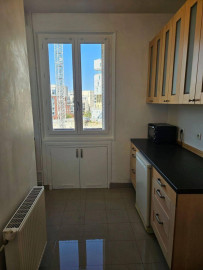 
                                                                                        Location
                                                                                         Studio meublé rénové de 22 m² avec petit balcon