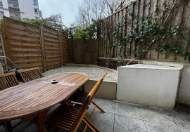 
                                                                                        Location
                                                                                         Studio meublé terrasse