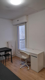 
                                                                                        Location
                                                                                         ✨ Studio meublé tout confort –avec balcon  ✨