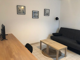 
                                                                                        Location
                                                                                         Studio meublé tout équipé