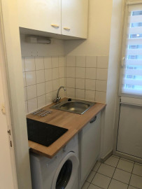 
                                                                                        Location
                                                                                         Studio meublé tout équipé
