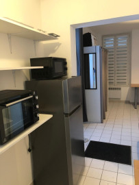 
                                                                                        Location
                                                                                         Studio meublé tout équipé
