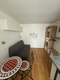 Location
Studio meublé - tout équipé - village de montmatre (loyer tout inclus)