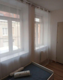 
                                                                                        Location
                                                                                         Studio meublé toutes charges comprises