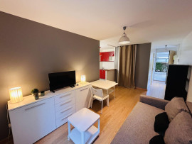 
                                                                                        Location
                                                                                         Studio meublé toutes charges comprises
