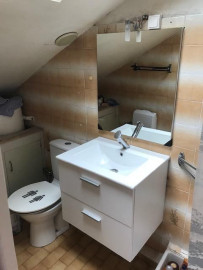 
                                                                                        Location
                                                                                         Studio meublé très agréable cour intérieure fleuri